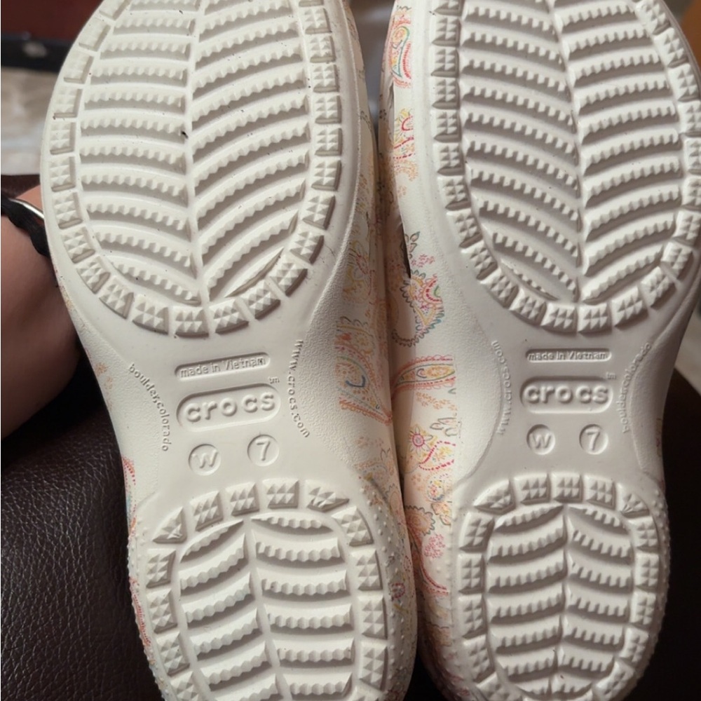 CROCS FREESAIL Cream and Pink Mules with Nature-Inspired Design - Picture 4 of 5